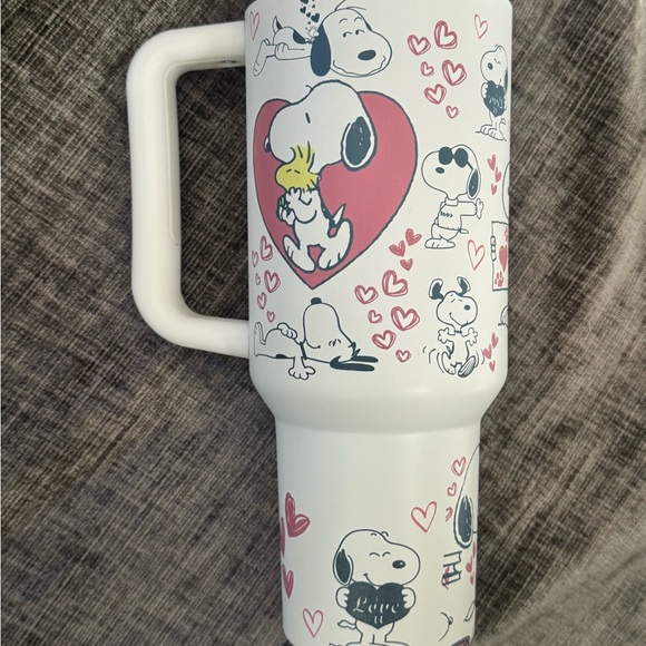 Stanley Snoopy White Travel Mug - Picture 4 of 4